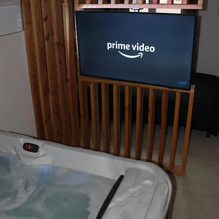 Apartment Des Sacres - Avec Jacuzzi Privatif Reims
