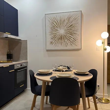 Des Sacres - Avec Jacuzzi Privatif Apartment