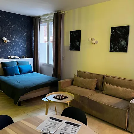 Des Sacres - Avec Jacuzzi Privatif Apartmán *
