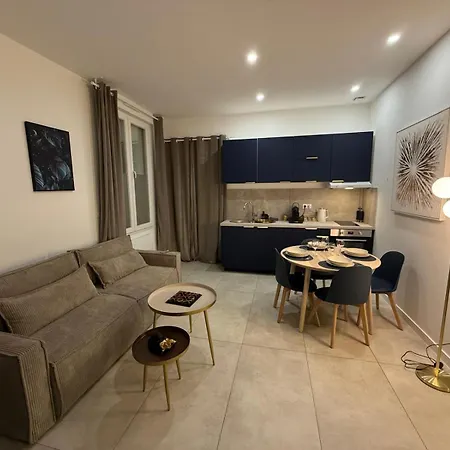 Des Sacres - Avec Jacuzzi Privatif Apartment Reims