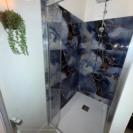 Des Sacres - Avec Jacuzzi Privatif Apartment